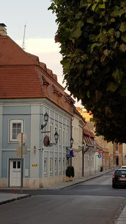Duna Panzio Gyor Exterior photo