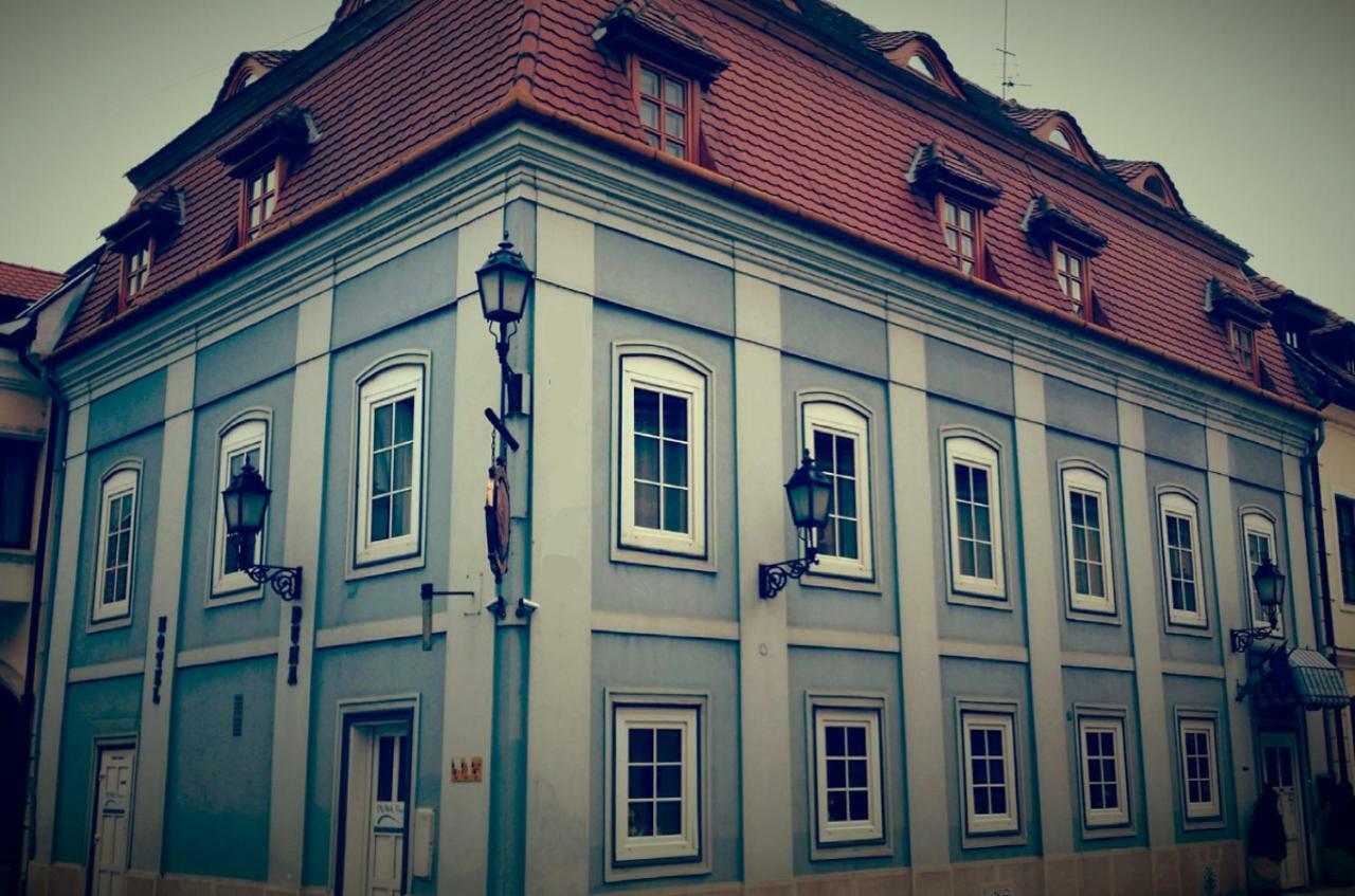 Duna Panzio Gyor Exterior photo